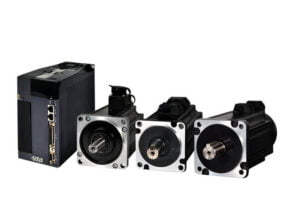 What is the difference between servo and stepper motor